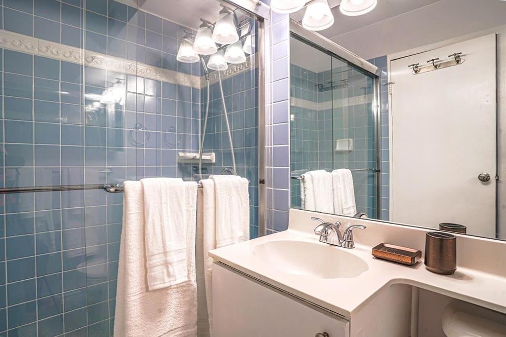 Tranquil 2Br Downtown Condo, Parking, King Bed Seattle Exteriör bild